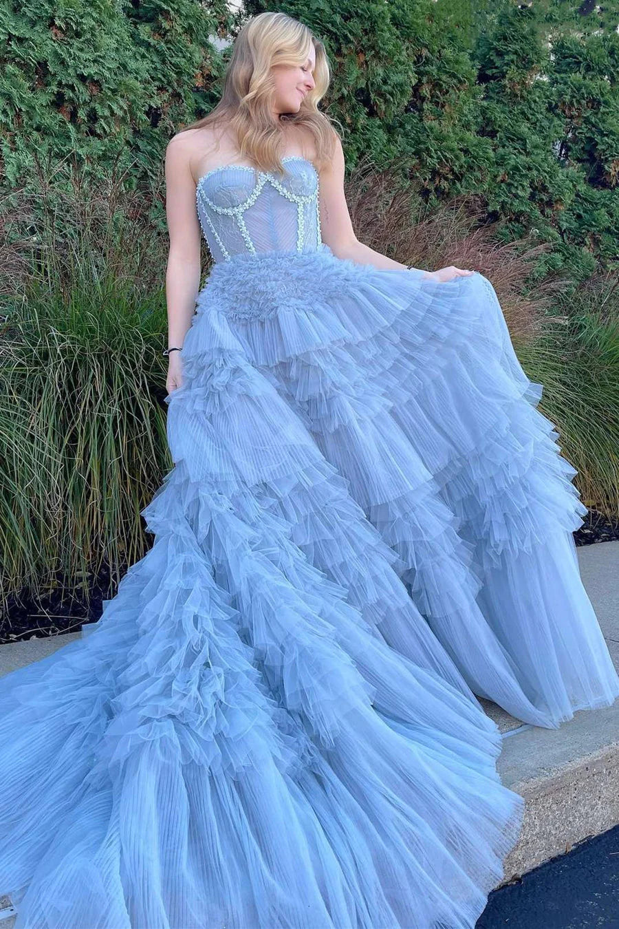 Trendy Women's Wear Princess Blue Strapless Tiered Tulle Prom Gown