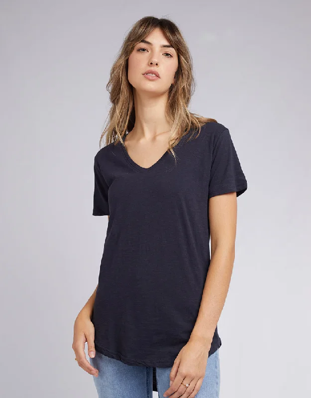 Versatile Style Wardrobe Silent Theory Marvelous Tee Navy