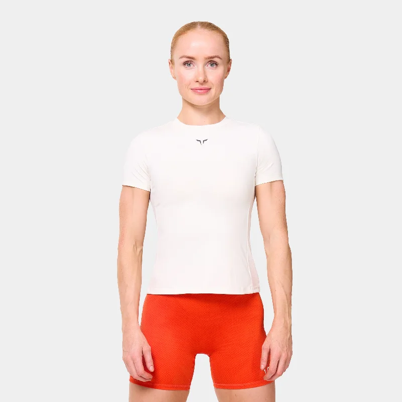 Trendy And Individual Women's Fashion Athletic Fit Tee - Pearl White