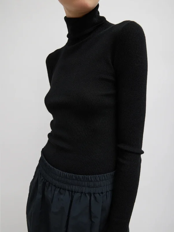 Trendy Fashion For Women Feather Weight Ribbed Turtleneck Sweater in Black