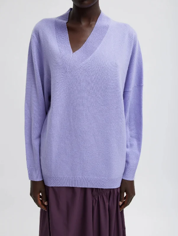 Durable Fashion Picks Cashmere Warp V-Neck Pullover in Lavender